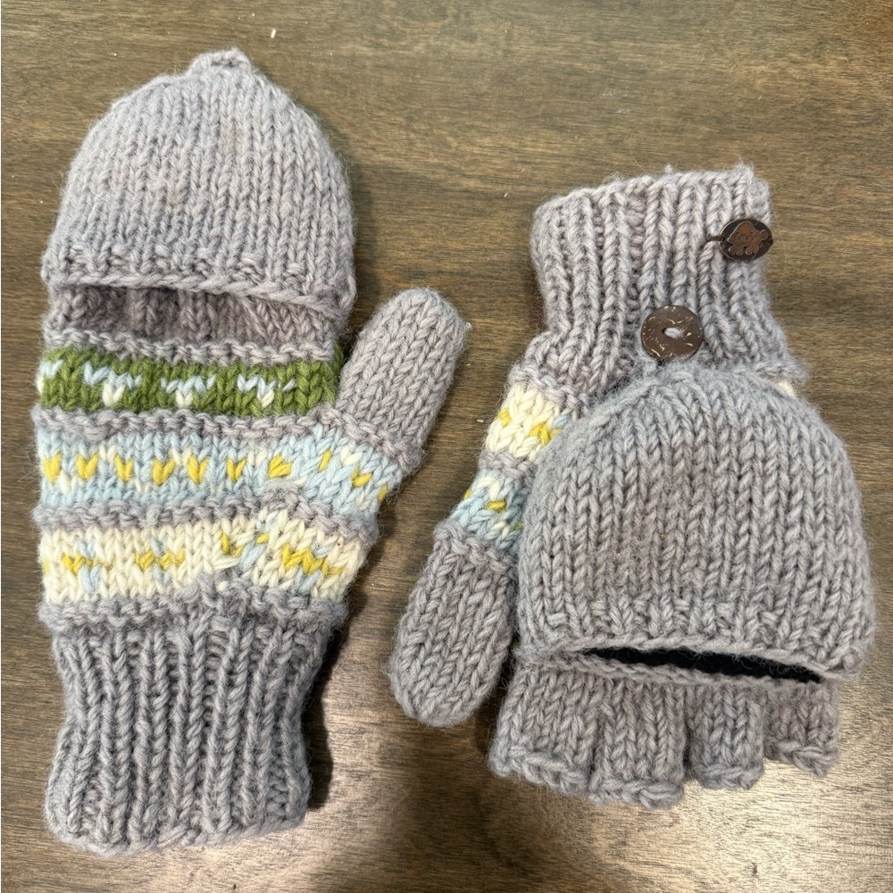 Cozy Gray Knit Mittens for women